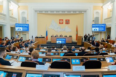 Депутаты Заксобрания и сотрудники аппарата перечислят однодневный заработок на нужды СВО